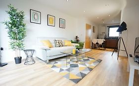 Perfectly Located Stunning Apartment