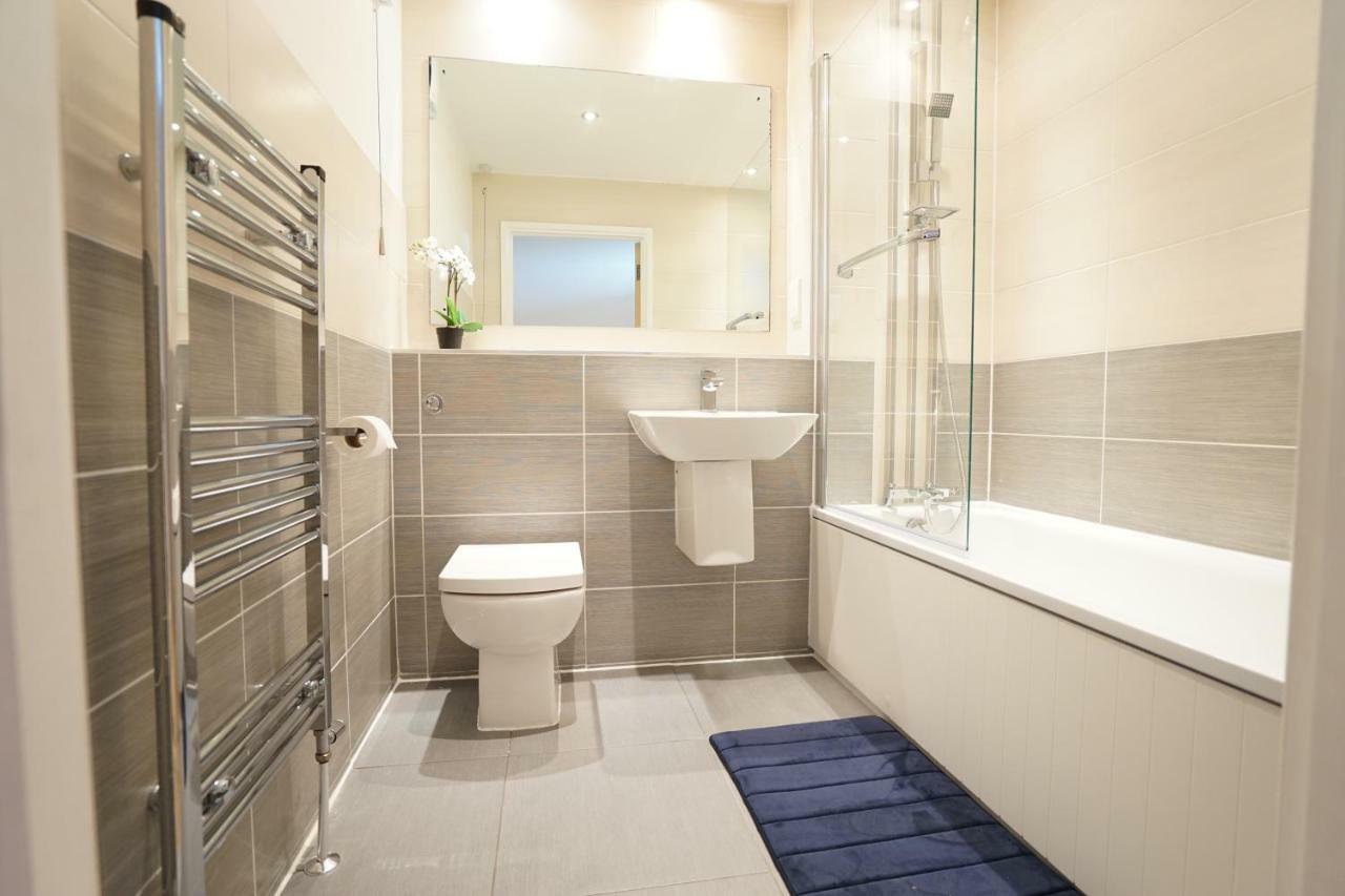 Perfectly Located Stunning Apartment Londra Esterno foto