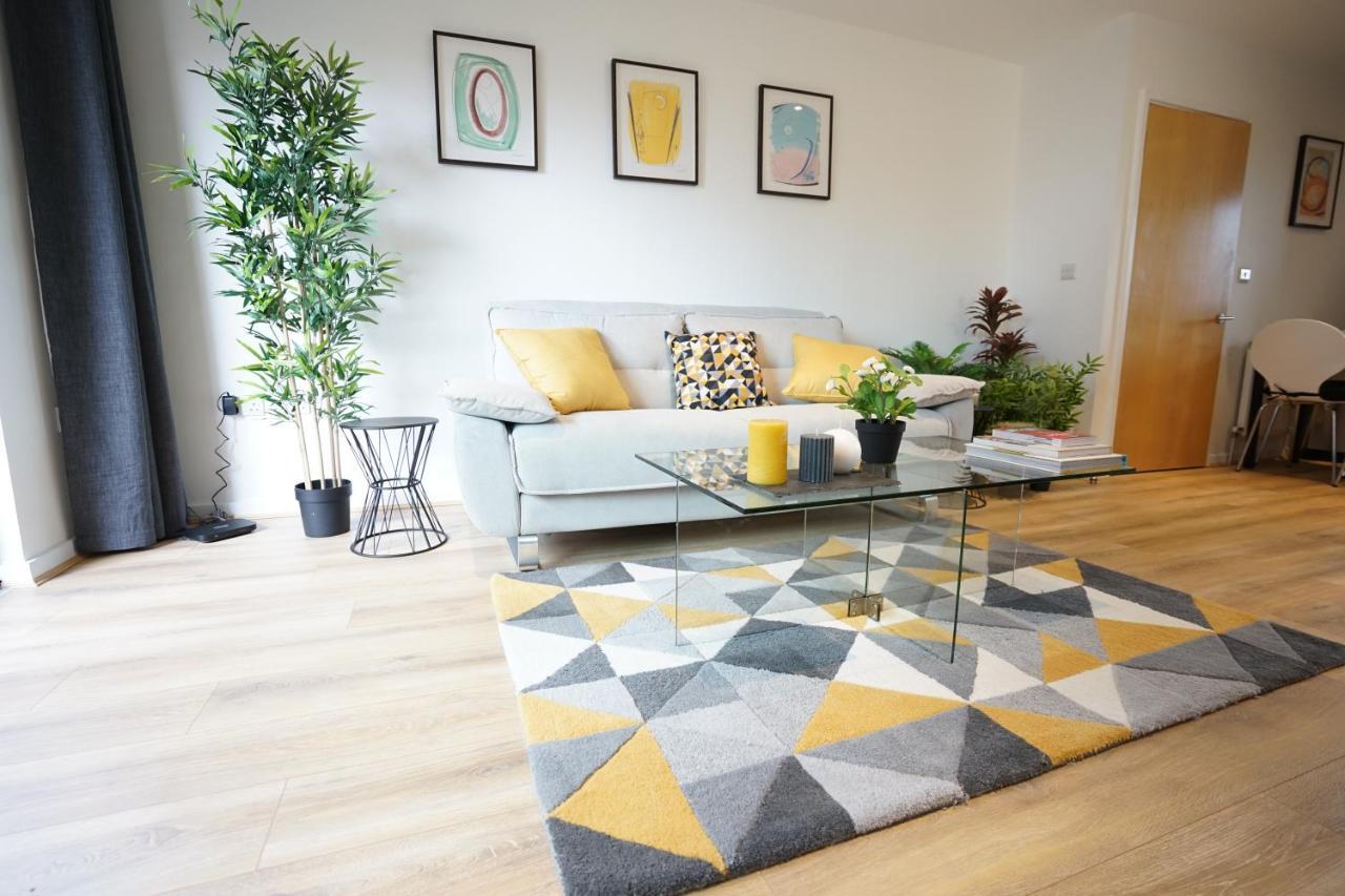 Perfectly Located Stunning Apartment Londra Esterno foto