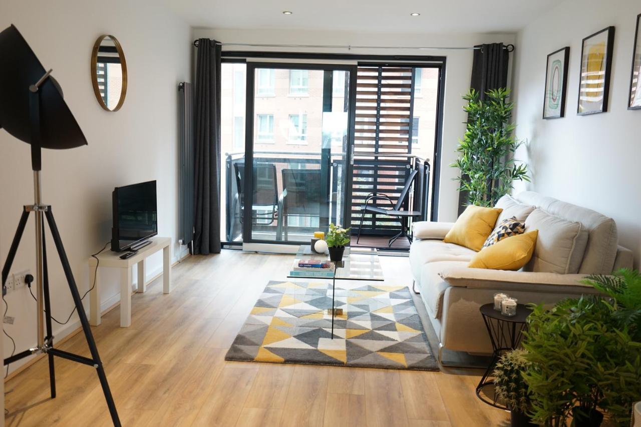 Perfectly Located Stunning Apartment Londra Esterno foto